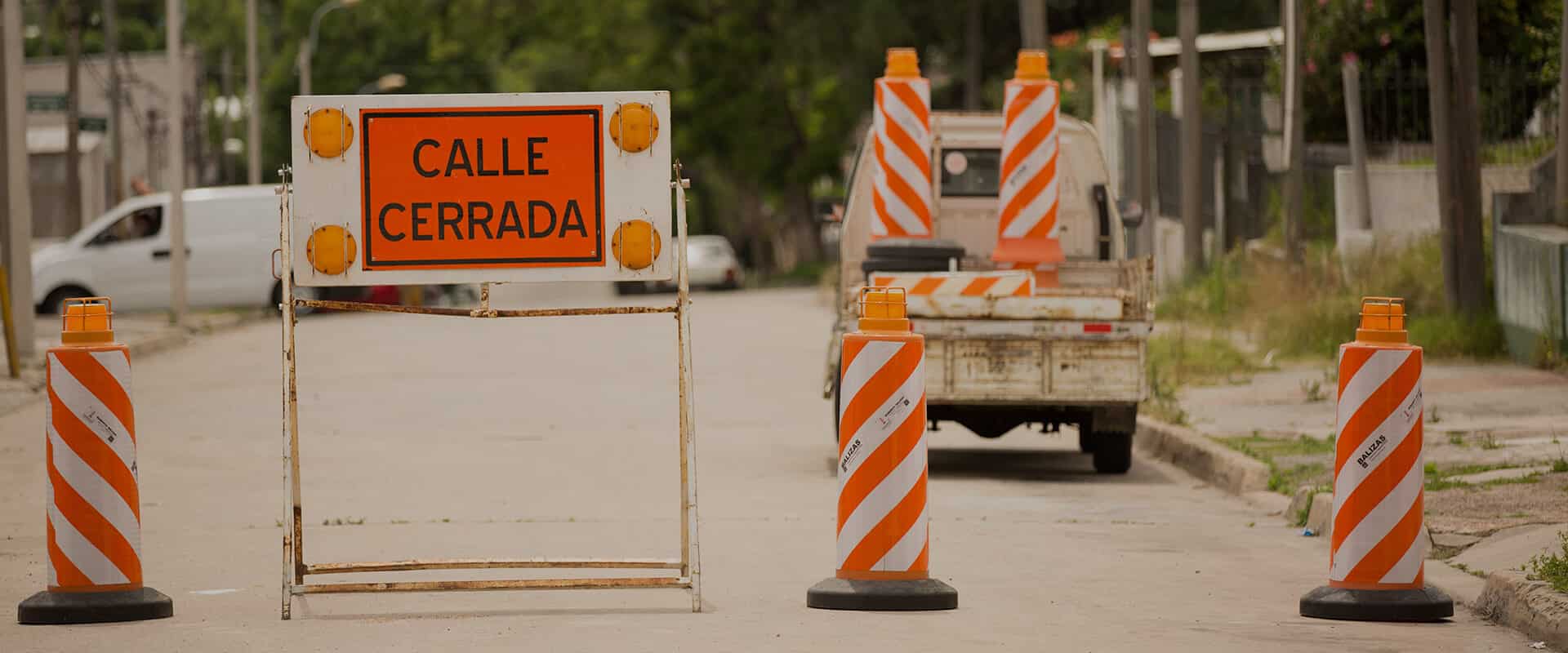 Balizas, conos, señales luminosas, barriles y más.